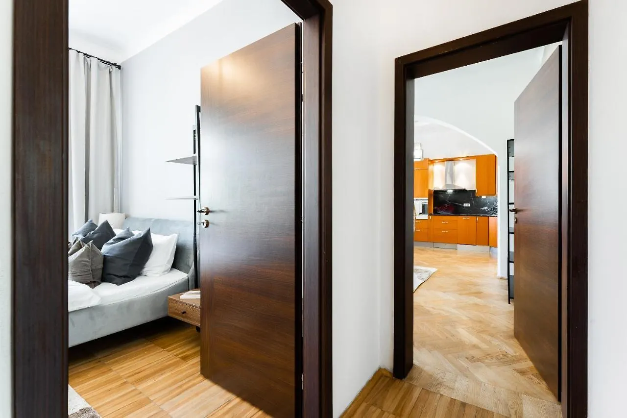 Spacious Apartment Near Prague Center